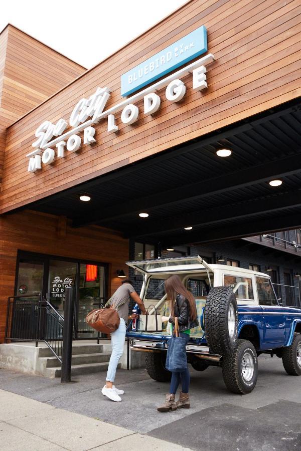 Bluebird Spa City Motor Lodge Саратога-Спрингс Экстерьер фото