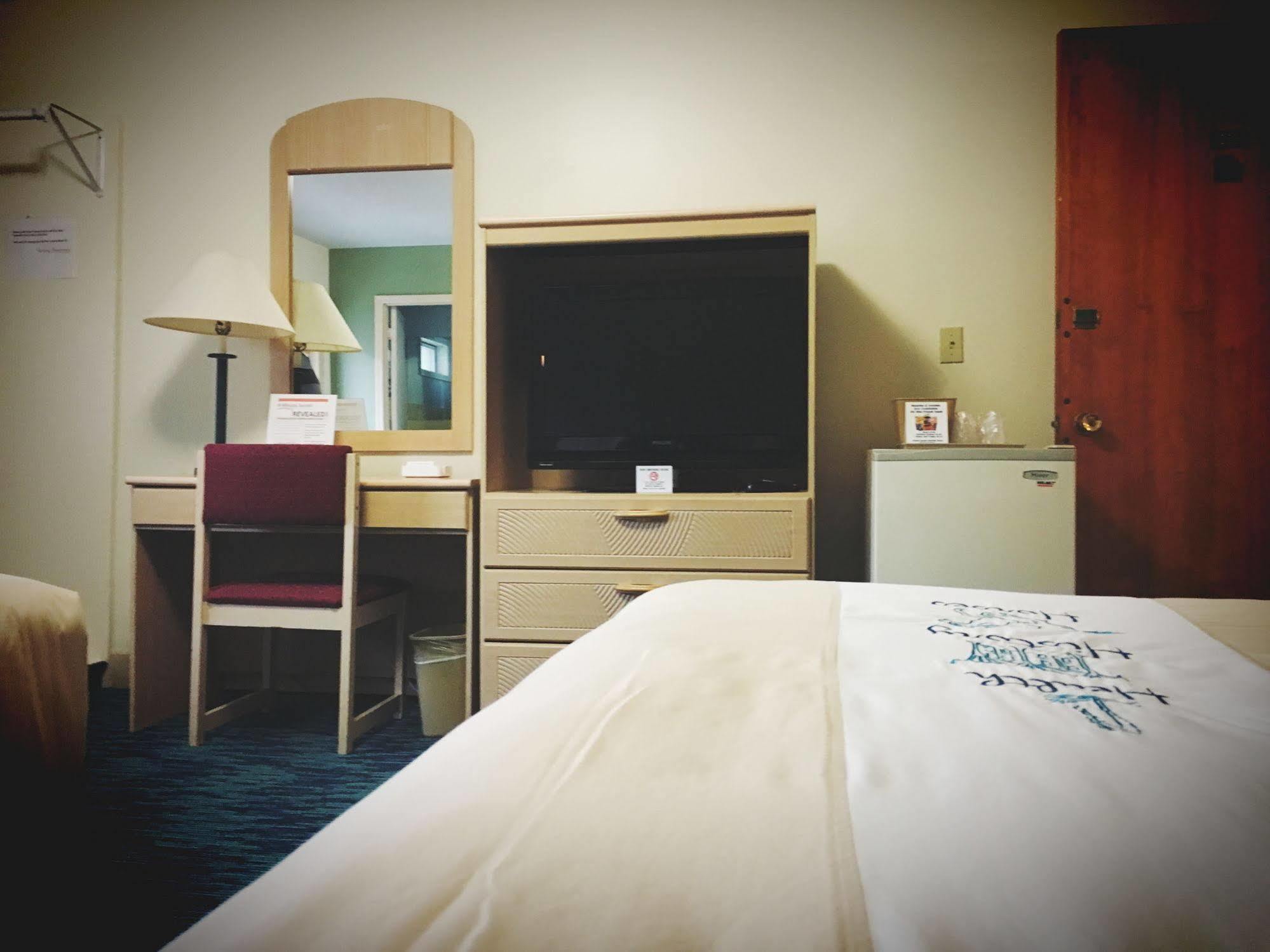 Bluebird Spa City Motor Lodge Саратога-Спрингс Экстерьер фото